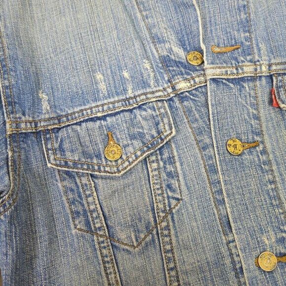 Levi’s Women’s Small Blue Denim Distressed Button Down Jacket Trucker Western - Picture 6 of 7